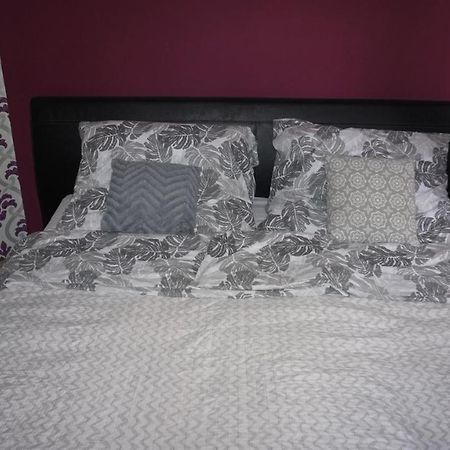 Edes Otthon Apartman Дьюла Экстерьер фото